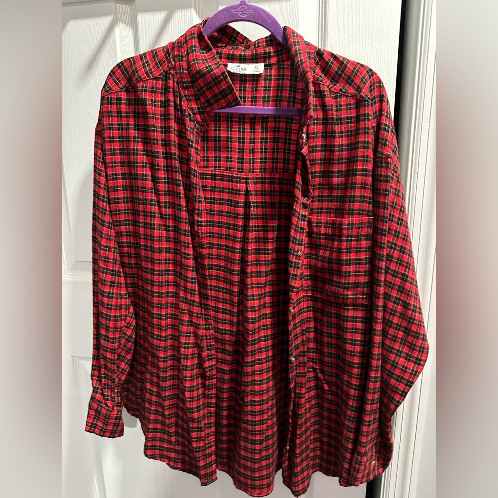Hollister Red and Black Plaid Shirt